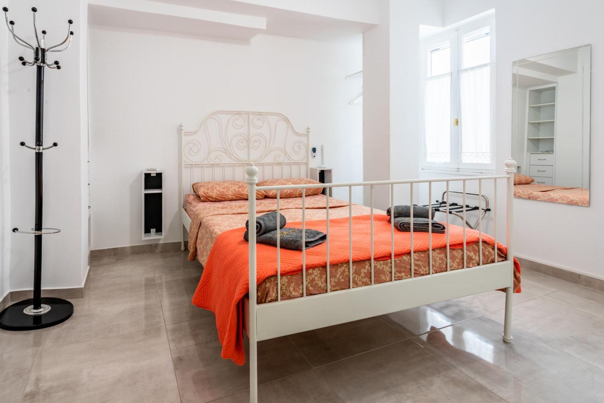Psiri Gem: Historic Center Apartment with Balcony Athens Exterior photo